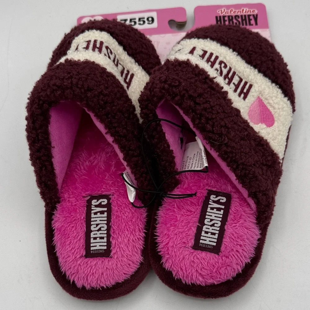 Hershey's Kids Slippers, NEW, kids size 2/3